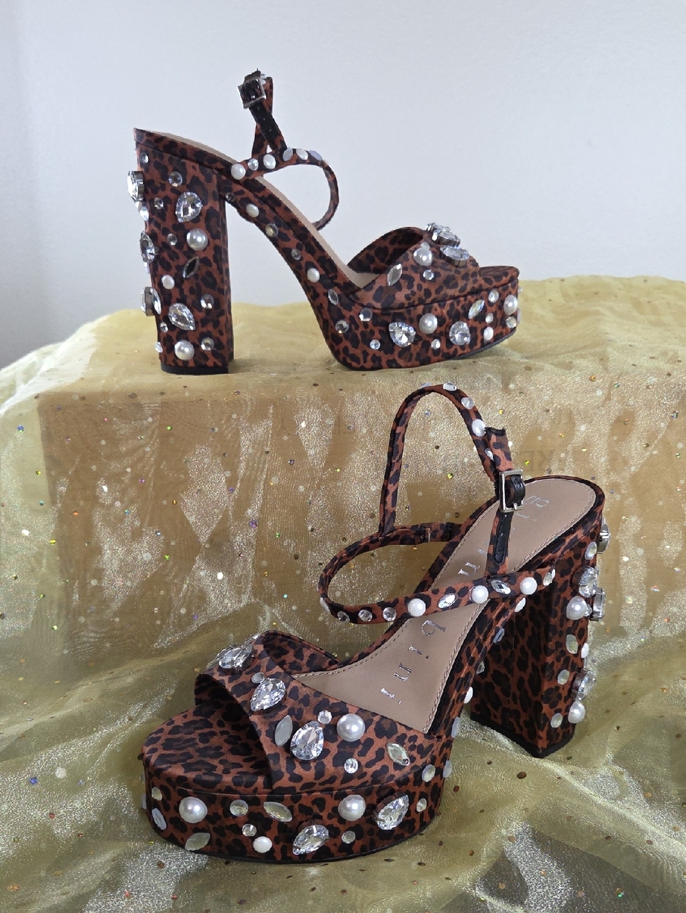 Gianni Bini 8.5M Leopard-Print Platform Sandals with Pearls &  Crystal Gems NWT